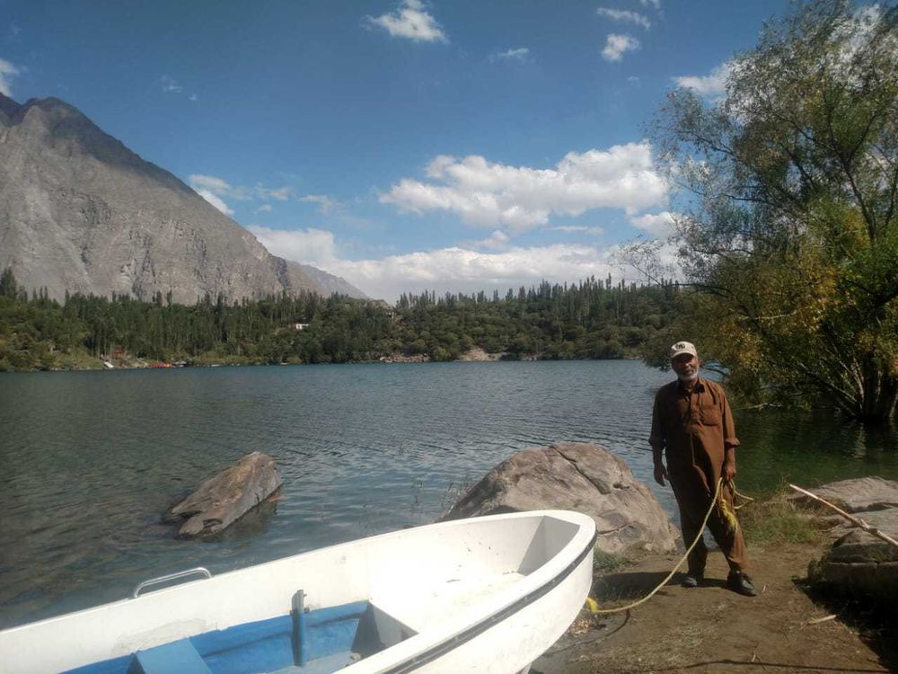 Boating on Borith Lake